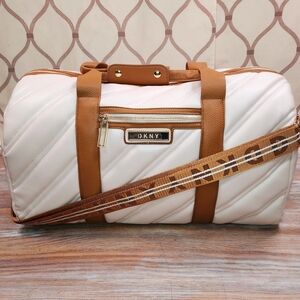 DKNY Weekender Bag Bias Collection NWT 19x10x10 Pale Pink